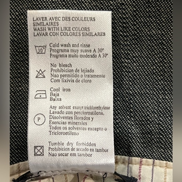 Burberry Children’s Bucket Hat - Picture 8 of 8